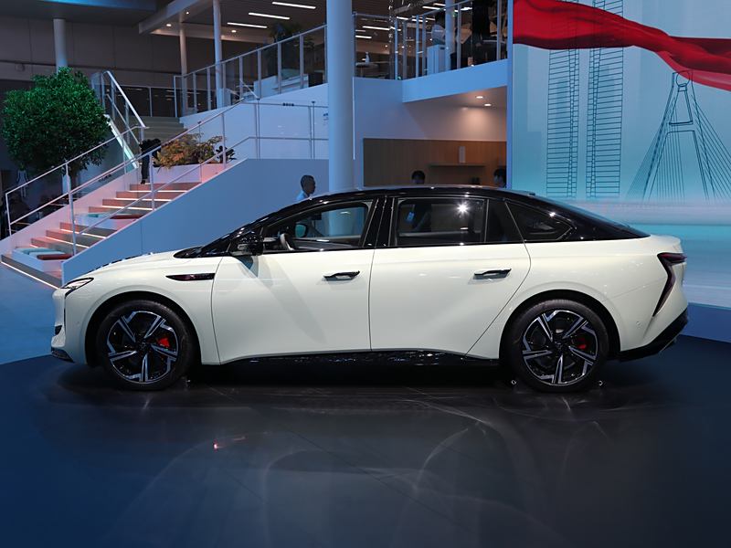 贵阳红旗EH7降价信息,底价19.98万!数量有限