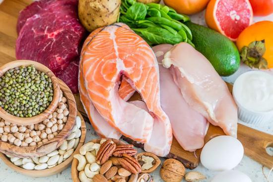 Cr: the creativity of the worm