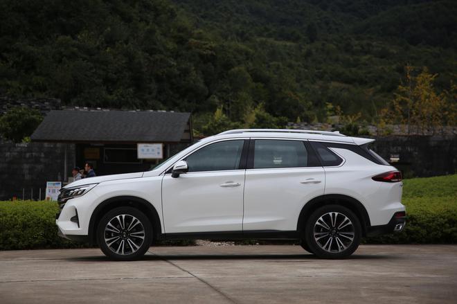 Chuanqi's brand-new GS5 is listed at a price of 109,800-169,800 yuan.