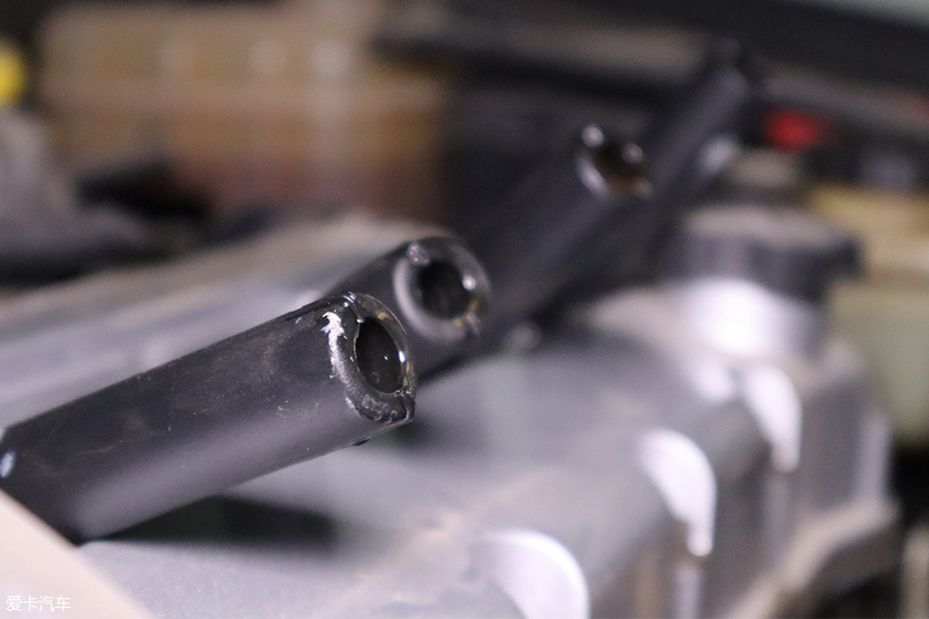 Aika Repair Shop-Replacing Valve Cover Pad Aika Repair Shop-Replacing Valve Cover Pad