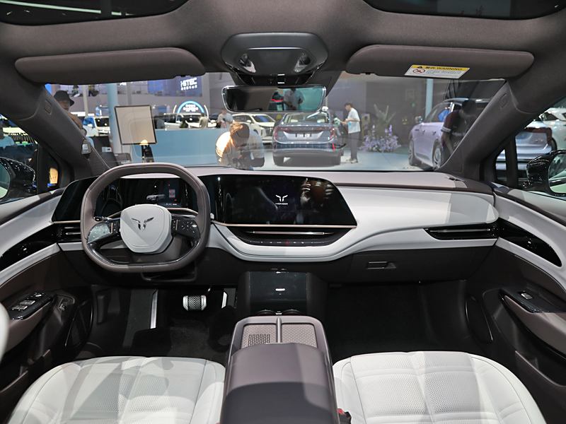 贵阳红旗EH7降价信息,底价19.98万!数量有限