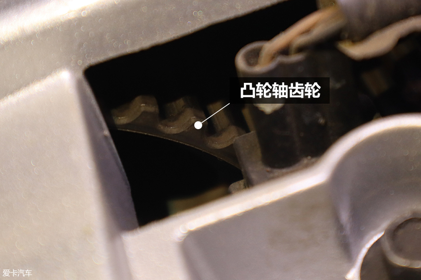 Aika Repair Shop-Replacing Valve Cover Pad Aika Repair Shop-Replacing Valve Cover Pad